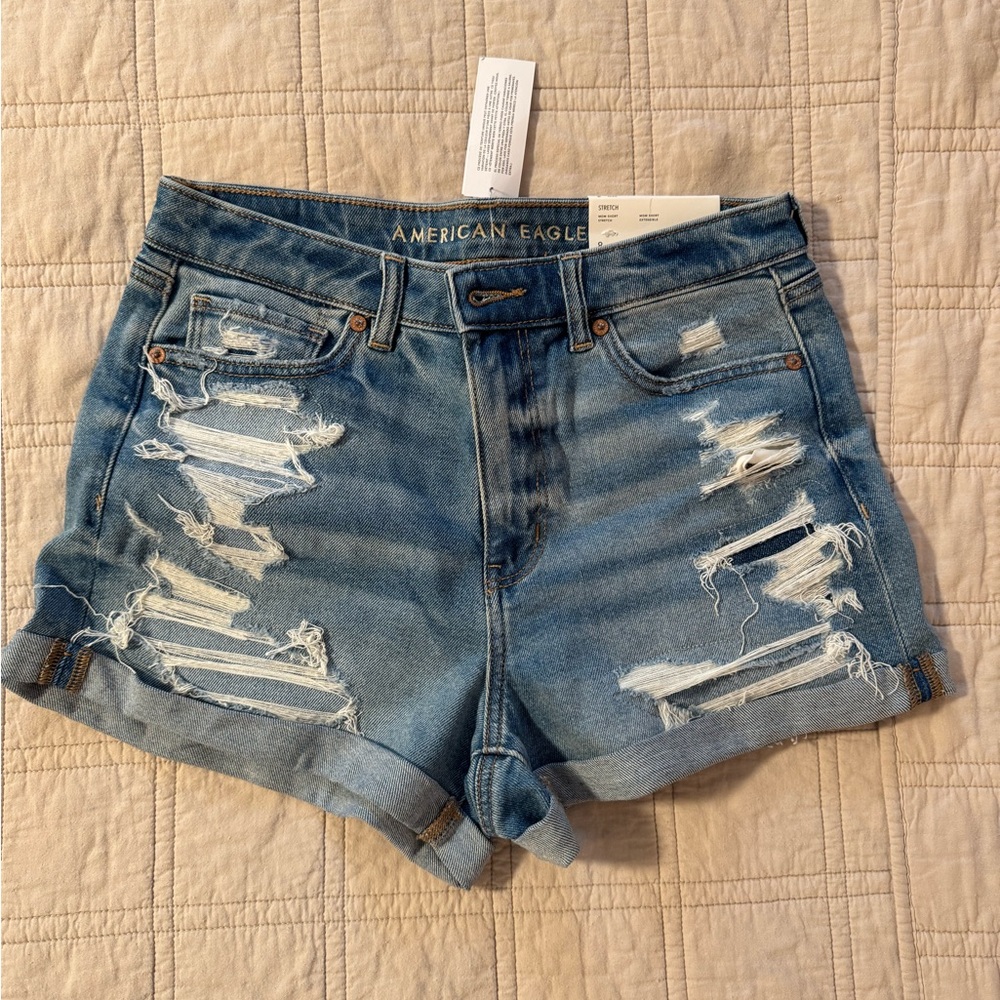 AE curvy stretch distressed shorts NWT